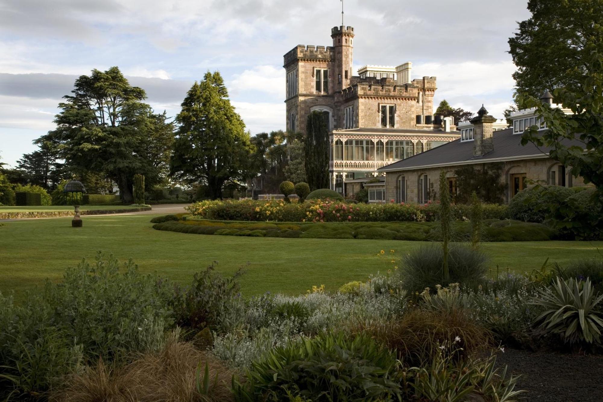 Larnach Lodge & Stable Stay Dunedin Exterior photo